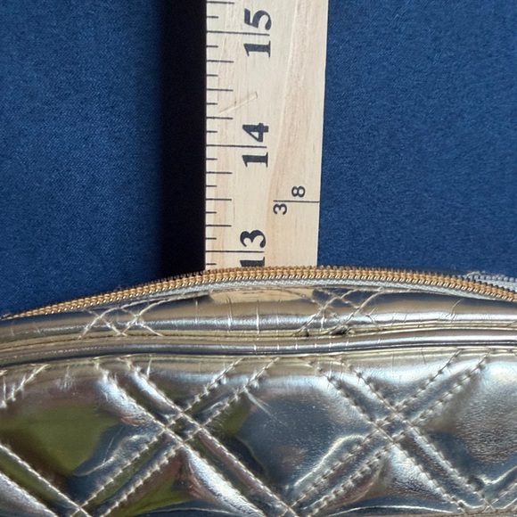 PurseN Quilted Metallic Crossbody - Silver - Picture 5 of 15